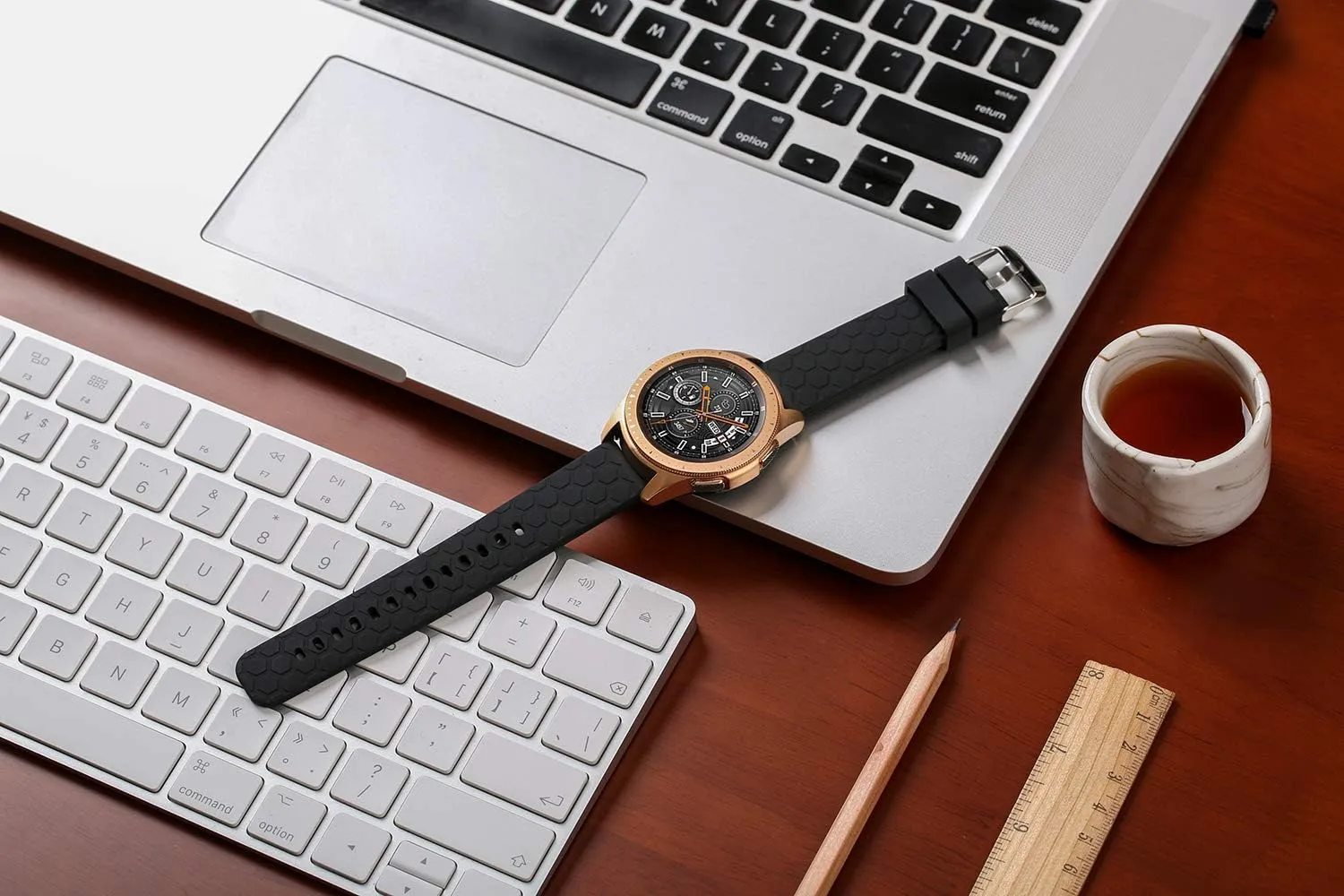 18mm 20mm 22mm Width Silicone Quick Release Wristband Replacement Sports Straps Bracelet Watch Band Women Men Strap with Quick Release Pins for Smartwatch