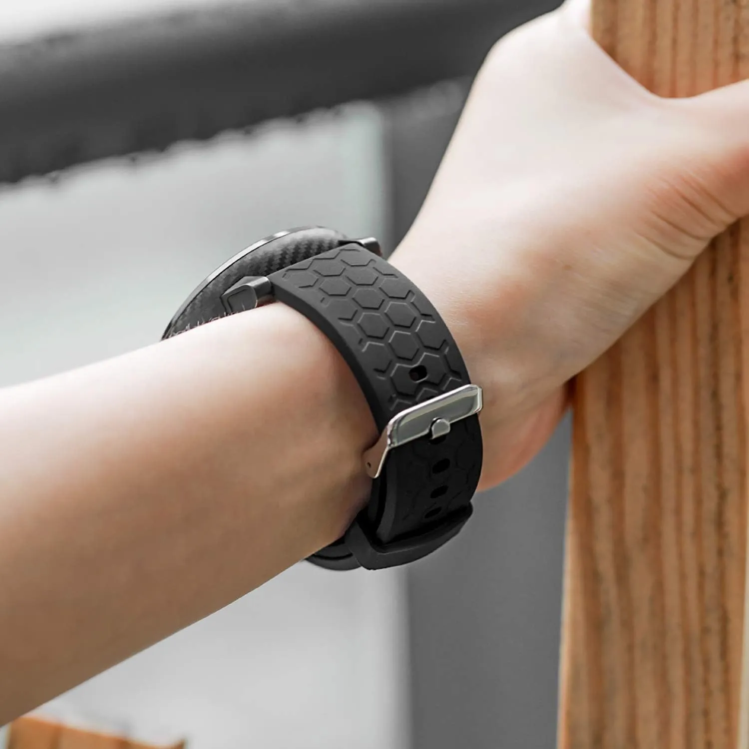 18mm 20mm 22mm Width Silicone Quick Release Wristband Replacement Sports Straps Bracelet Watch Band Women Men Strap with Quick Release Pins for Smartwatch