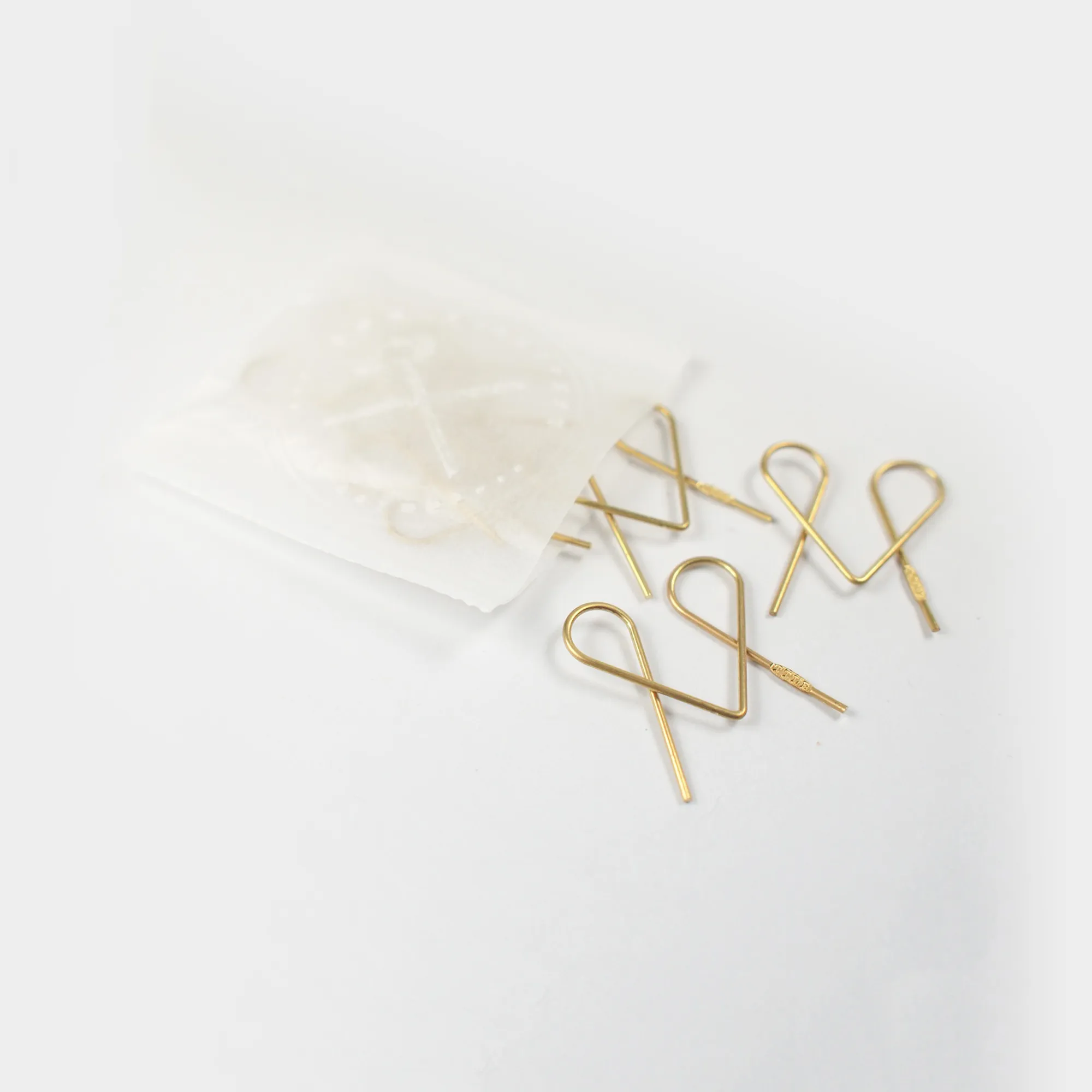 BRASS CLIPS // NIAGARA