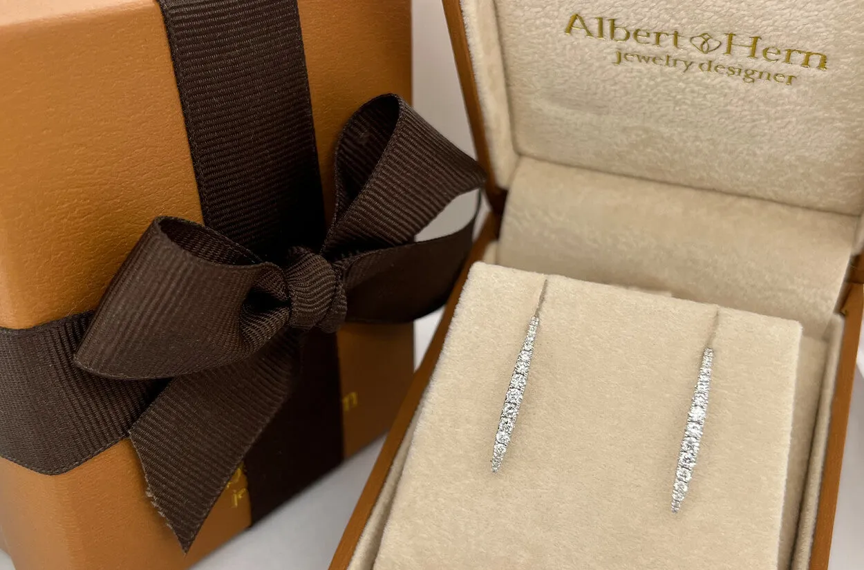 Earrings 18kt Gold Infinite Hooks & Diamonds