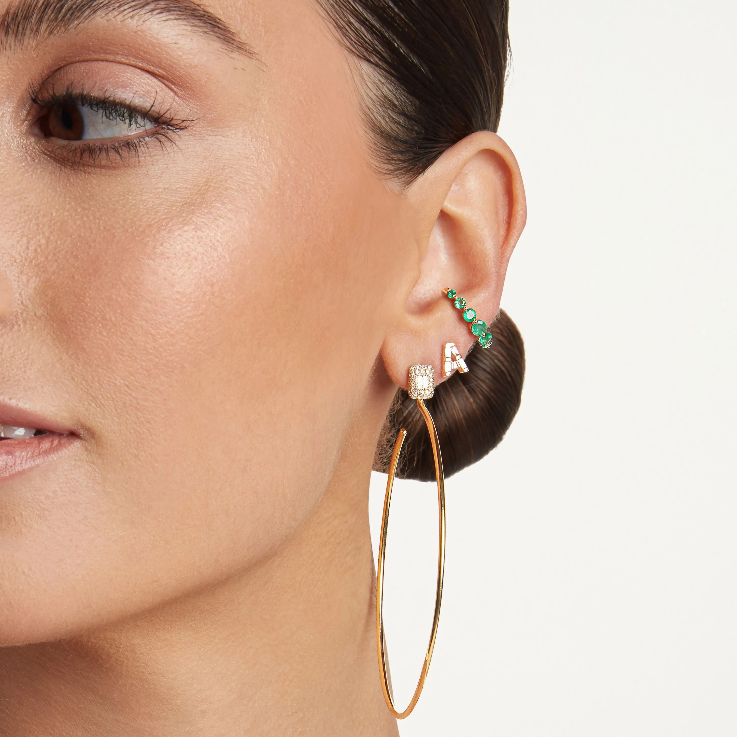 EMERALD GRADUAL ROUND EAR CUFF