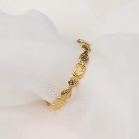 Elegant Stainless Steel Cuff Bangle with Luxurious 18K Gold Plating – Sophisticated Jewelry for Any Occasion