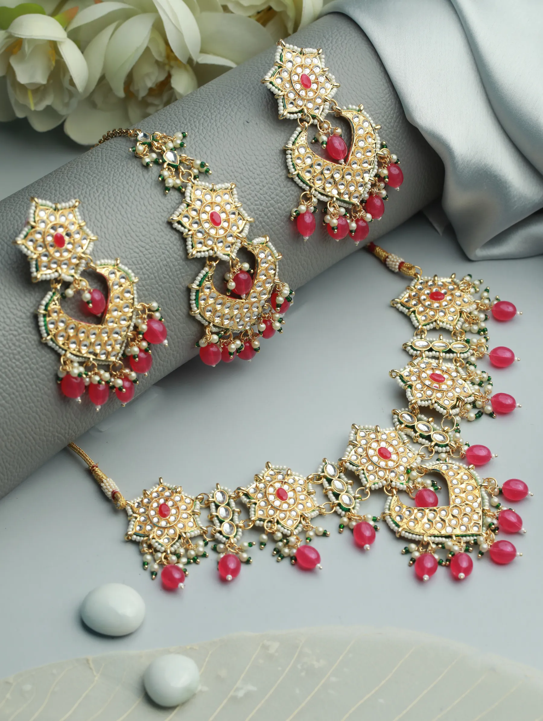 Pink Gold-Plated Kundan-Studded Enamelled Beaded Jewellery Set