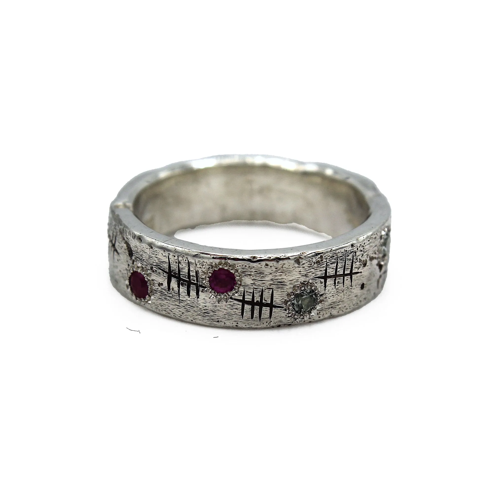 ROUGH BEAD SET SAPPHIRE RING