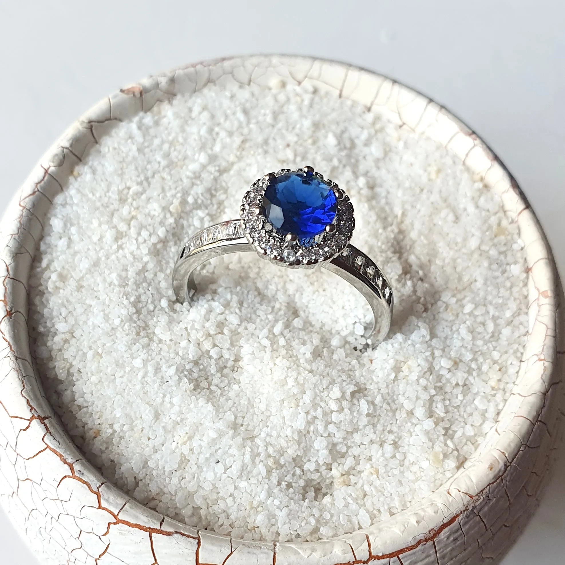 Solitaire Ring (Sapphire)