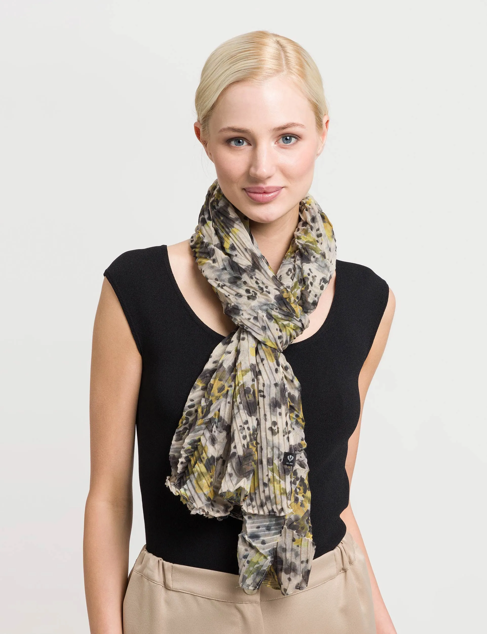 Sustainability Edition Modern Leo PlissÃ© Scarf
